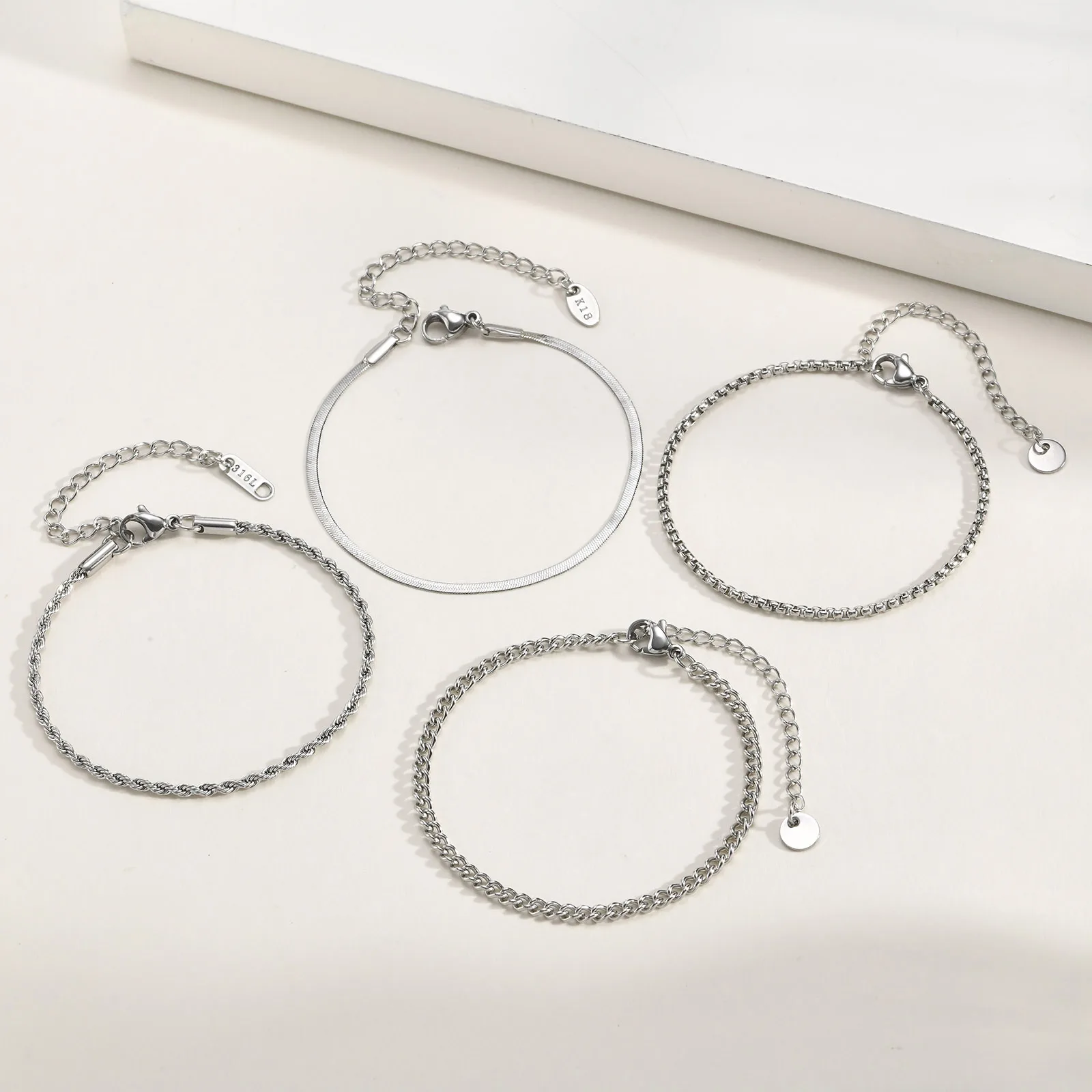4 Stück Herren-Kettenarmbänder, Edelstahl, silberfarben, Schlangenketten-Armband, Hip-Hop-Punk-Schmuck für Ihn, Papa – Detail 2