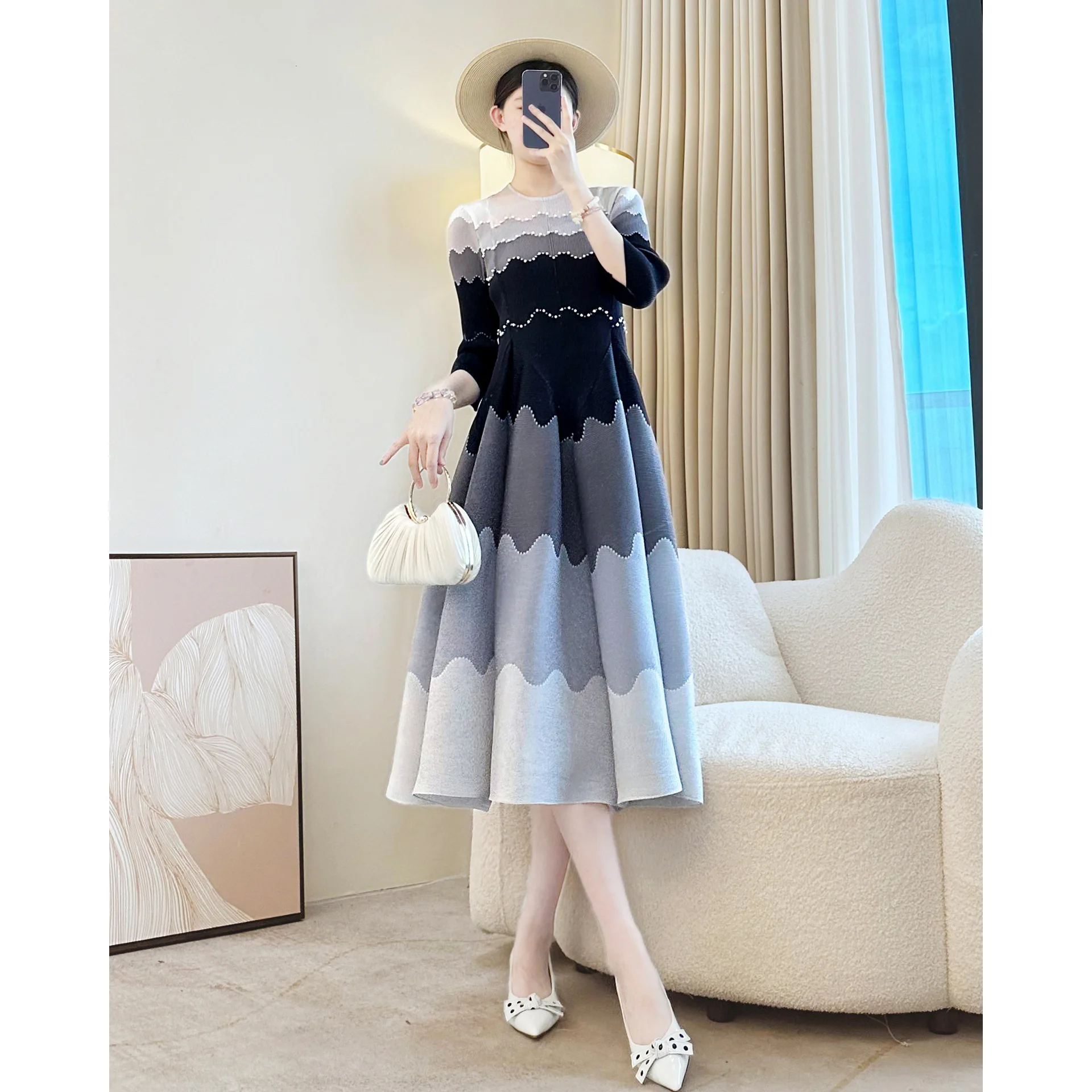 

High-end Miyake Style Pleated Dress 2025 Autumn New Slim Flower Bud French Tea Break Skirt Fashionable Gradient Long Skirt Women