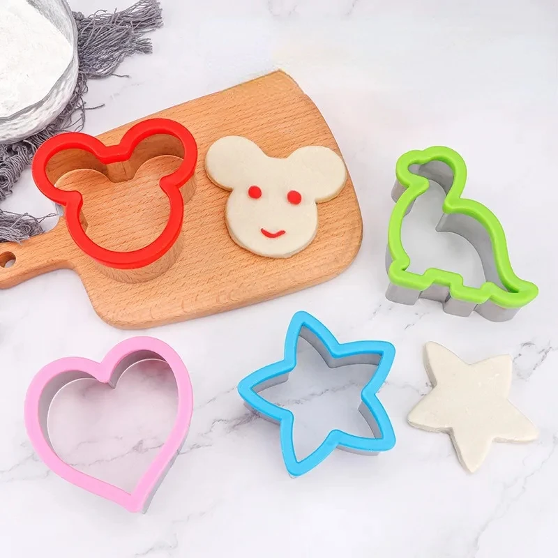 Fruit and Vegetable Cutter Children Children's Food Biscuit Sandwich Mould Manufacturer Shape Toast Mould Set Kitchen Bento Tool