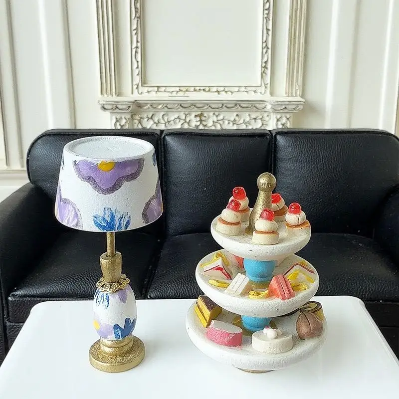 1Pc Dollhouse Miniature Wood Table Lamp Bedside Lamp Molde Mini Simulation Dolls House Sence Decor Furniture Accessories