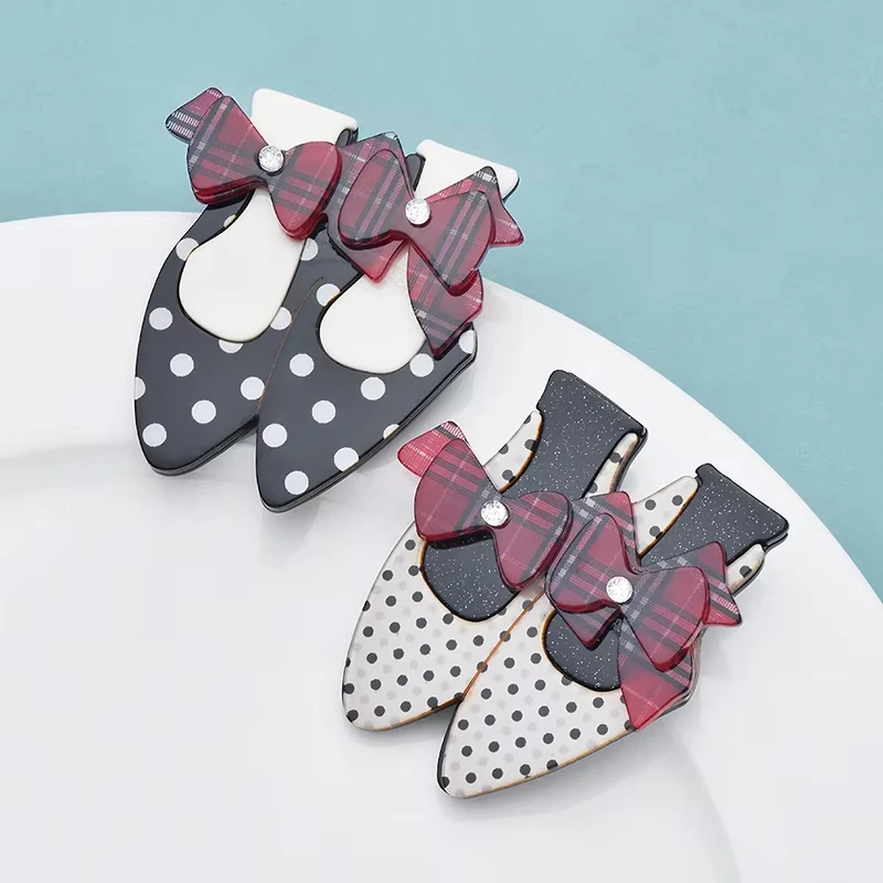 Wuli&baby Many Acrylic Design Brooches Animal Character Glasses Shoes Insects Brooches Pins Gifts