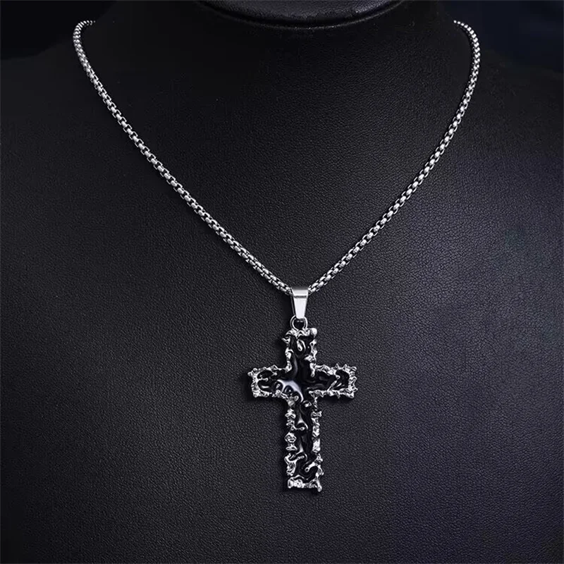 الأزياء القوطية الشرير الأحمر الأسود الحمم البركانية شوكة الصليب قلادة قلادة للرجال والنساء الفولاذ المقاوم للصدأ الهيب هوب سلسلة مجوهرات