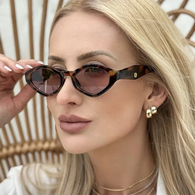 

LONSY 2026 New Fashion Retro Cat Eye Women Sunglasses Luxury Brand Sun Glasses Shades for Lady Shades Female Eyewear UV400