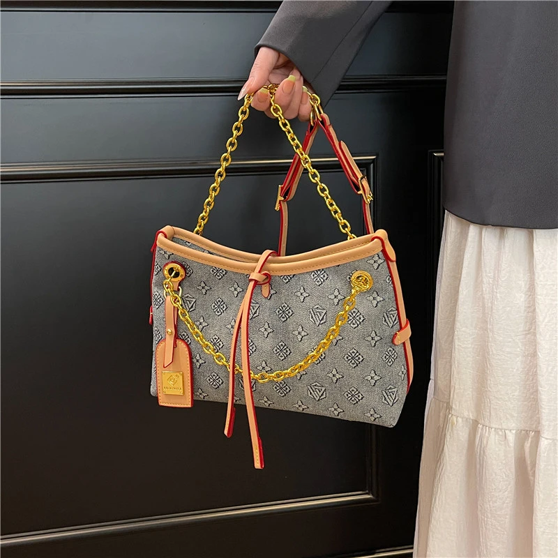 

Famous Designer Women's Shoulder Bag Premium Leather Handbag Stylish Crossbody Tote for Daily Use