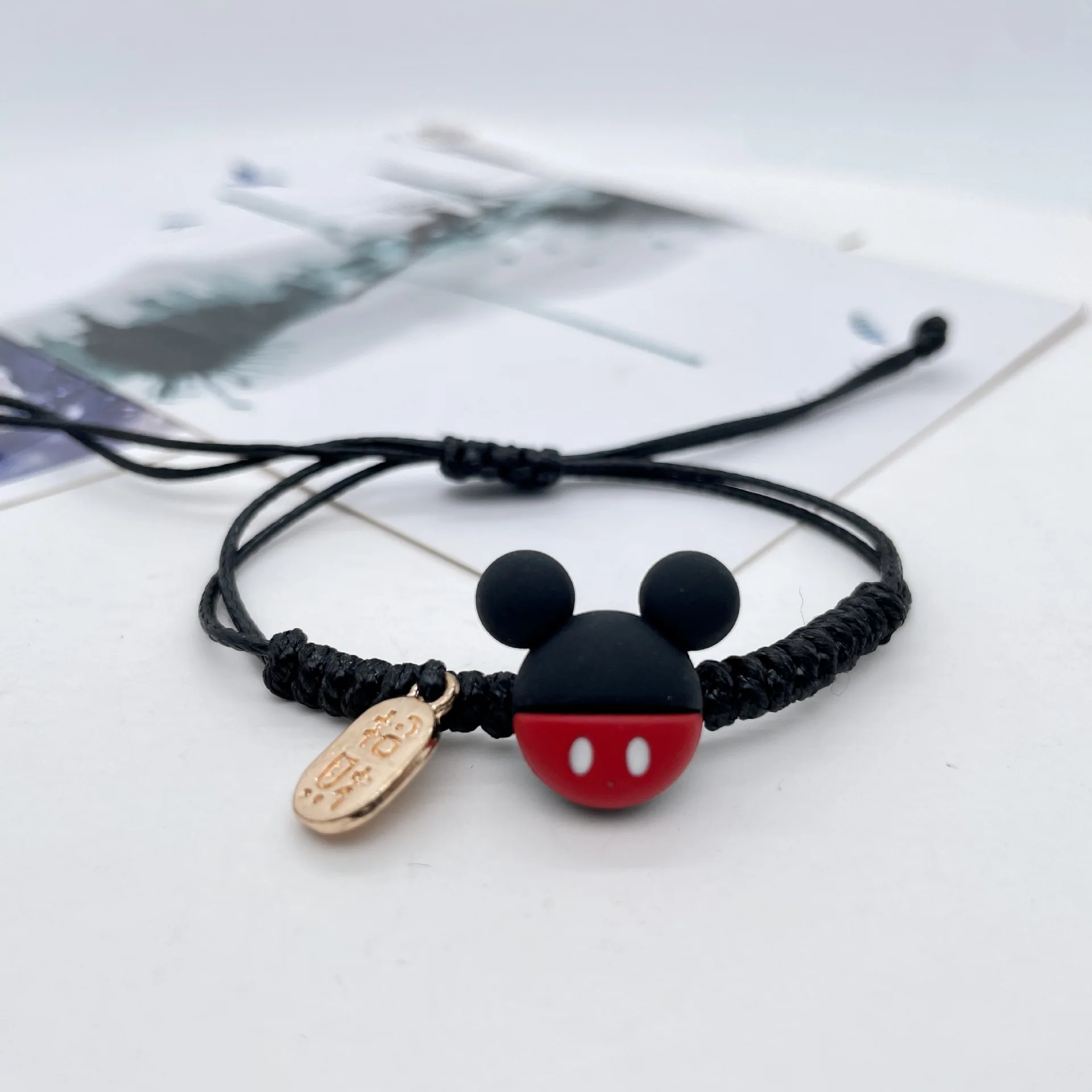 Disney Anime Mickey Mouse pulsera figura tejida a mano dibujos animados Color caramelo Minnie Mickey accesorios cadena pareja regalo al por mayor