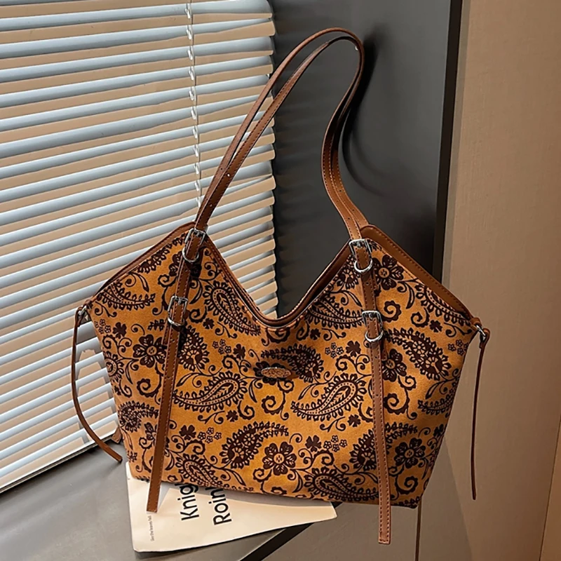 

Autumn Winter Large Capacity Tote Bag Ethnic Versatile Female Bags Brand Vacation Fashion Shoulder Bags Vintage Suede Tote Bag