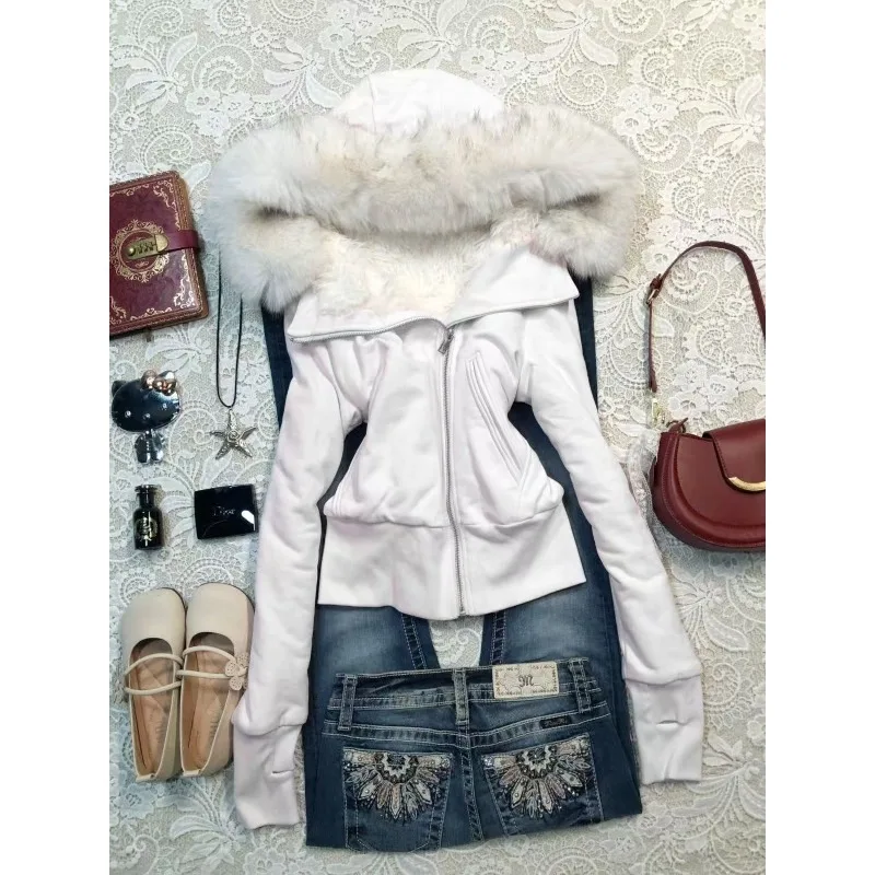 هوديي أبيض 2000s ملابس لطيفة للفتيات حار ملابس الشارع الشهير شارع العليا الكلاسيكية الحد الأدنى سترة غير رسمية فريدة من نوعها فو الفراء طوق هودي