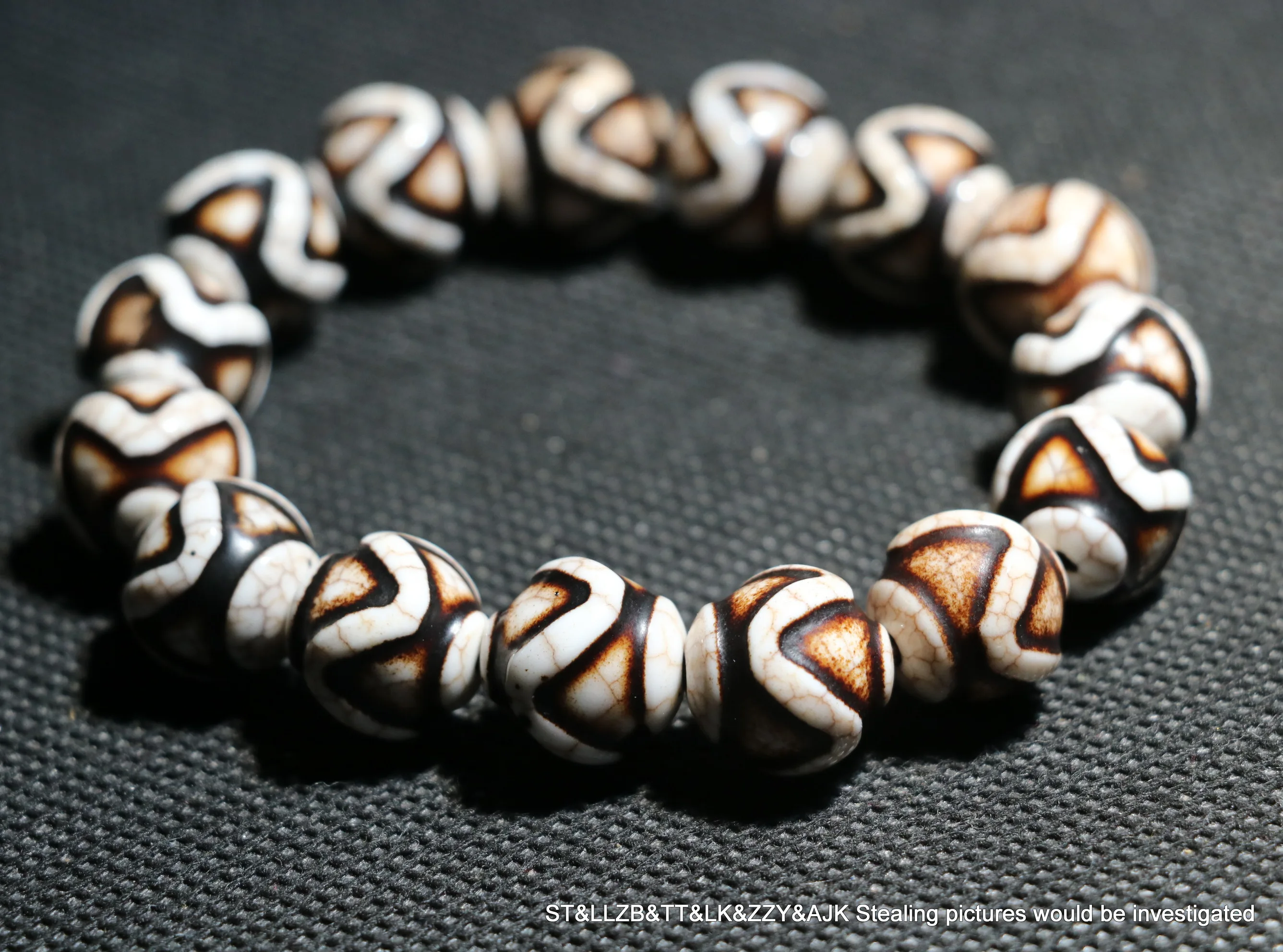 

A Treasure Unique Magic Power Tibetan Old Agate water wave Symbol dZi Bead Carving Bracelet Amulet T Timestown UPD22