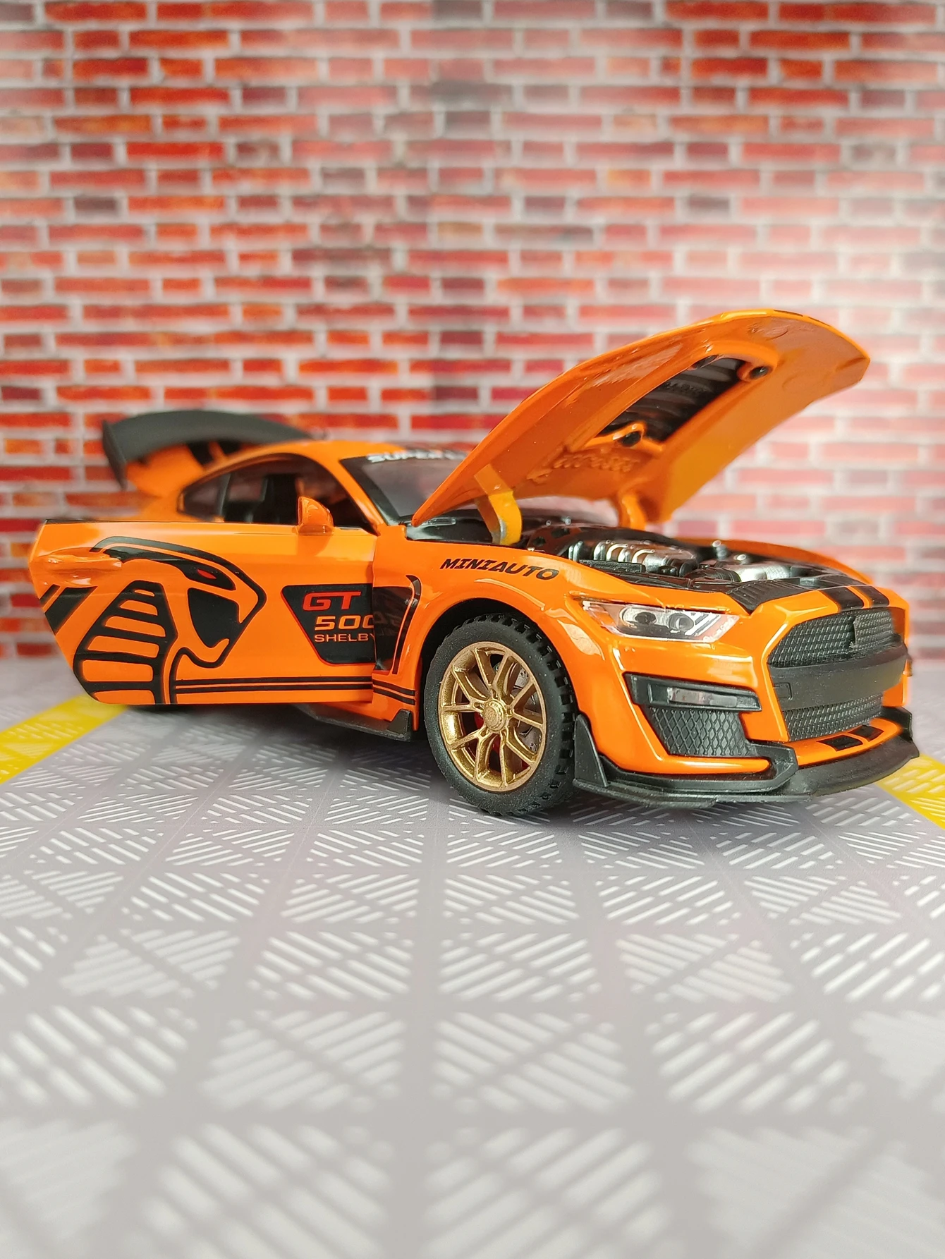 Simulación 1:32, modelo de supercoche de aleación Ford Mustang GT500, puertas y capó de motor, maletero se puede abrir