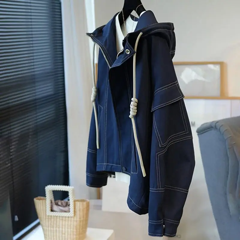 

Осенний короткий женский плащ с капюшоном, однотонное пальто на молнии с цветными блоками, новинка 2025 года, повседневная верхняя одежда