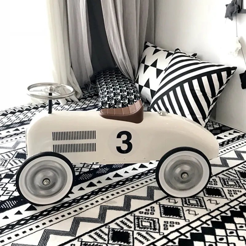 Nordic classic children's tin car four-wheel skate parent-child restaurant toy car photo props