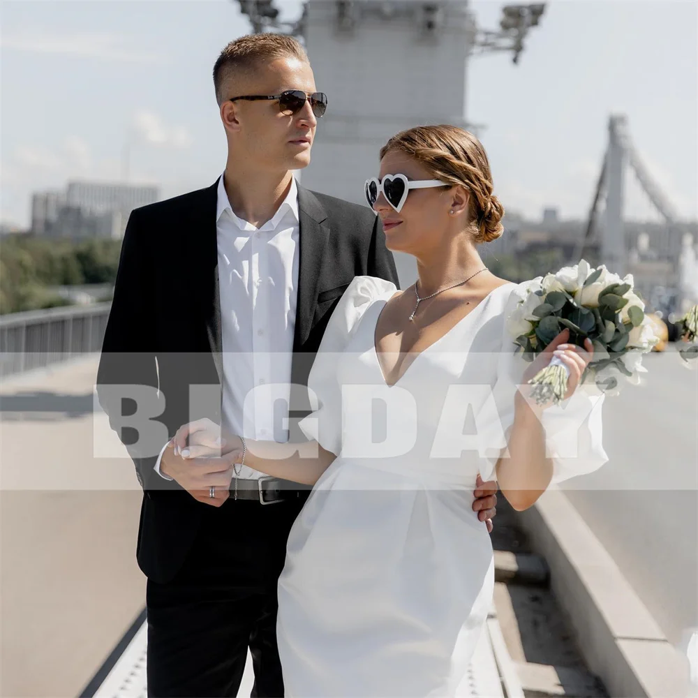 Elegante abito da sposa corto 2025 scollo a V maniche corte a sbuffo aperto sul retro sopra il ginocchio tubino abito da sposa abiti da noiva personalizzato