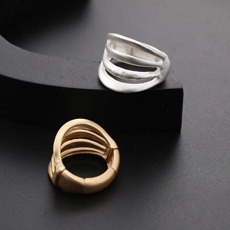 Ring hollow live mouth high-end fashion trend high-end jewelry Europe and the United States
