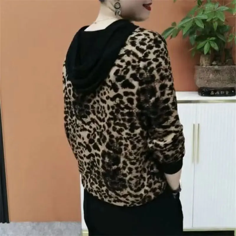 Jerséis con estampado de leopardo para mujer, ropa de calle informal con capucha y cordón, sudaderas con letras y diamantes a la moda, primavera y