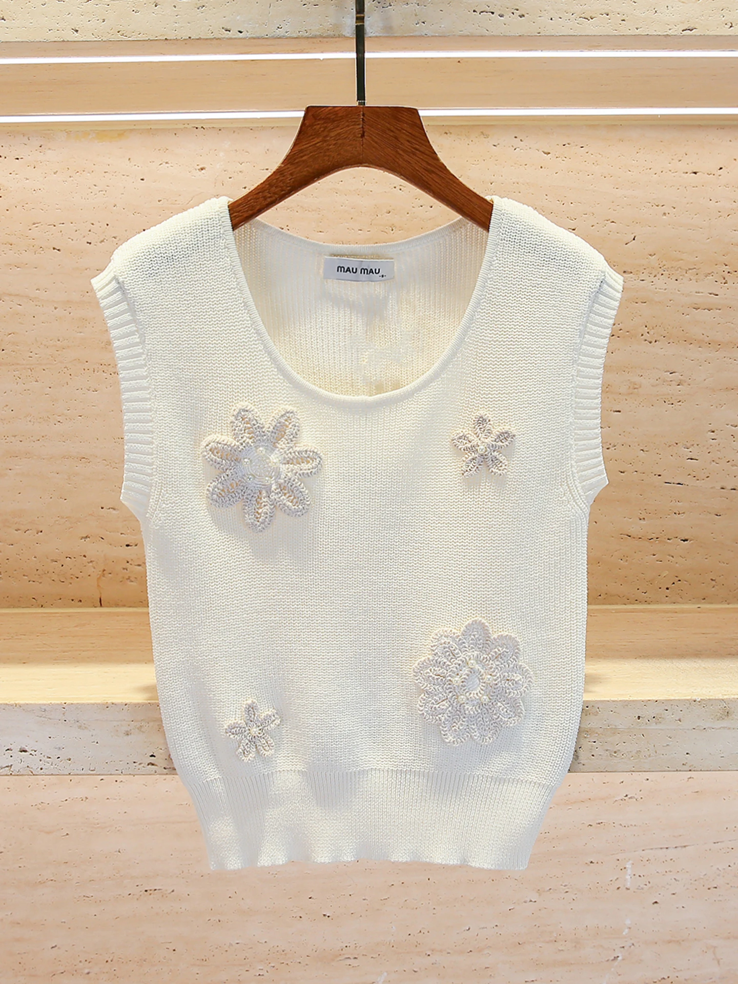 

e Knitted Vest Top for Women Gentle Floral Hook Design High-End Autumn Collection Comfortable Commute Sle ort H-ape