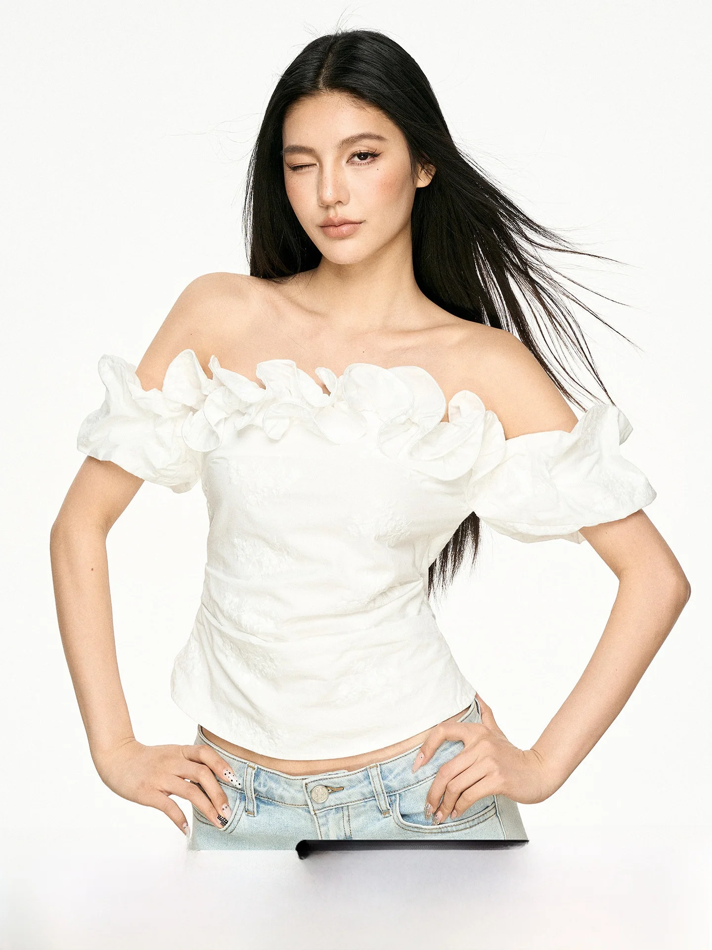 

Женская футболка Aaisup Sweet And Spicy с цветочной вышивкой, приталенная, с коротким рукавом, весенне-летний дизайн