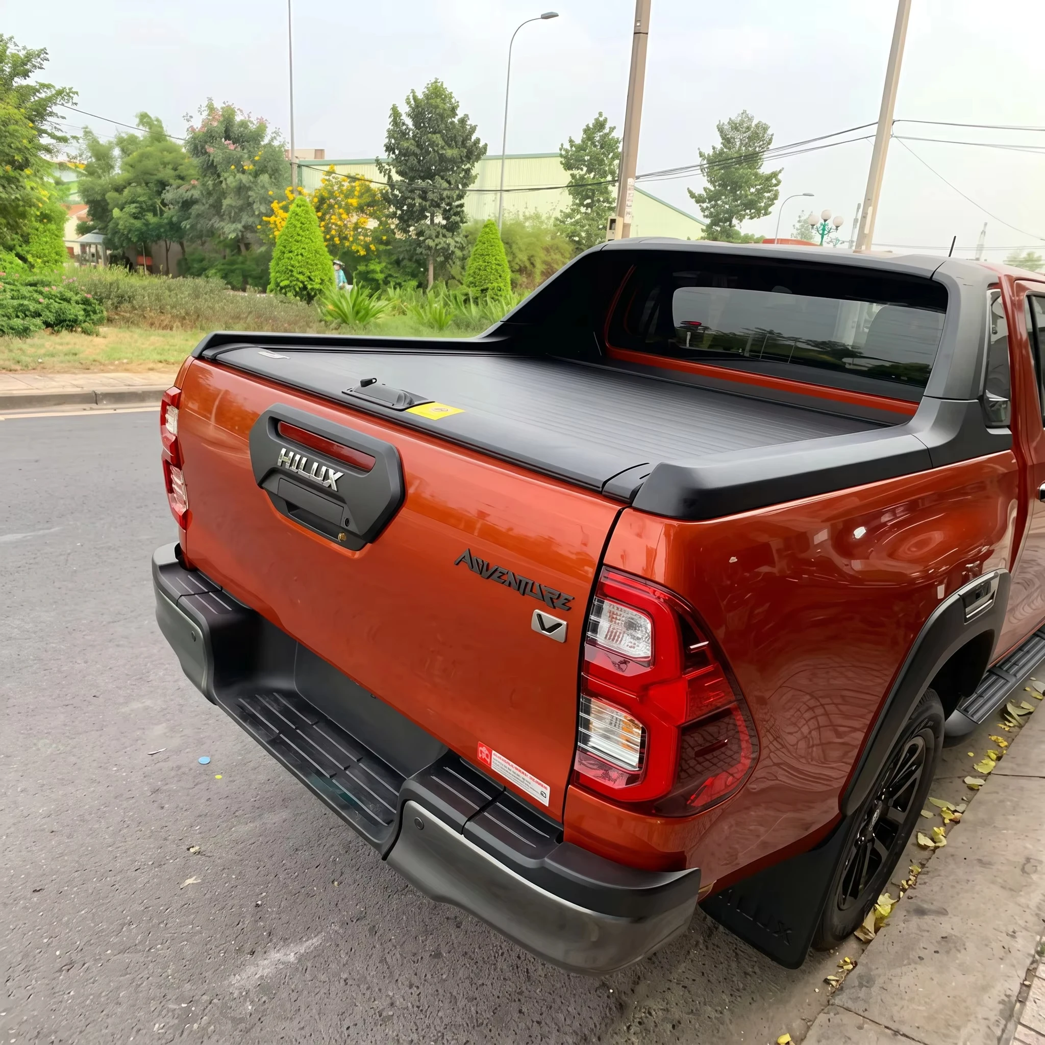 OEM Manual Aluminum Retractable Tonneau Cover for Toyota Hilux Double Cab 2016-2024 Hard Roller Lid Waterproof Pickup Bed