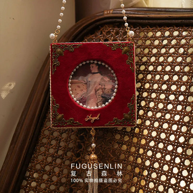 

Vintage Forest Traditional French-style Red Velvet Picture Frame Wall Hanging Café Decoration Pearl Tassel Photo Frame Ornament
