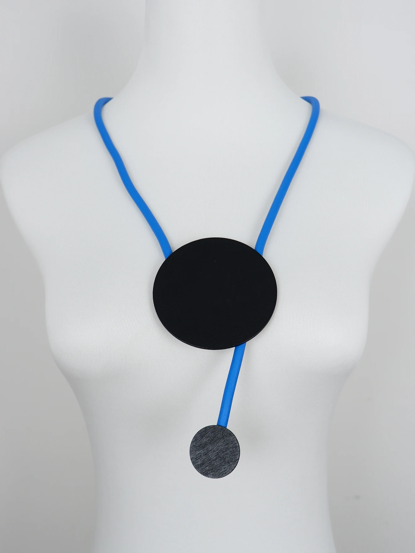 UKEBAY Minimalistische Halskette mit Kreisanhänger aus Gummi, moderne, minimalistische, leichte Mode-Schmuck-Halskette, Festival-Geschenk, Halskette für den täglichen Gebrauch – Detail 11