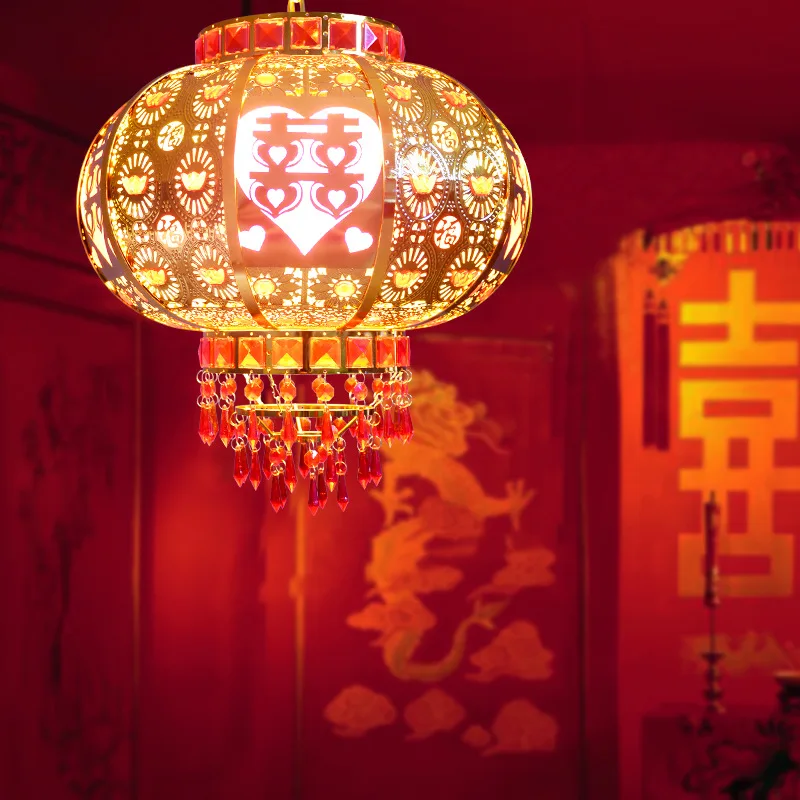 Chinese style bright red, festive and joyful LED crystal lanterns for weddings, housewarming balconies, horse lanterns, rotating