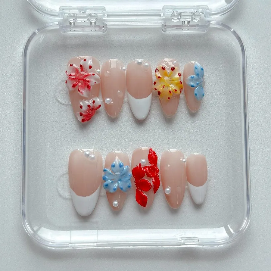 الصحافة الفاخرة على الأظافر متوسطة اللوز اليدوية ثلاثية الأبعاد فريدة من نوعها قابلة لإعادة الاستخدام مادة ABS الأظافر وهمية الأبيض الفرنسية تلميح الأظافر كاذبة مع تصميم