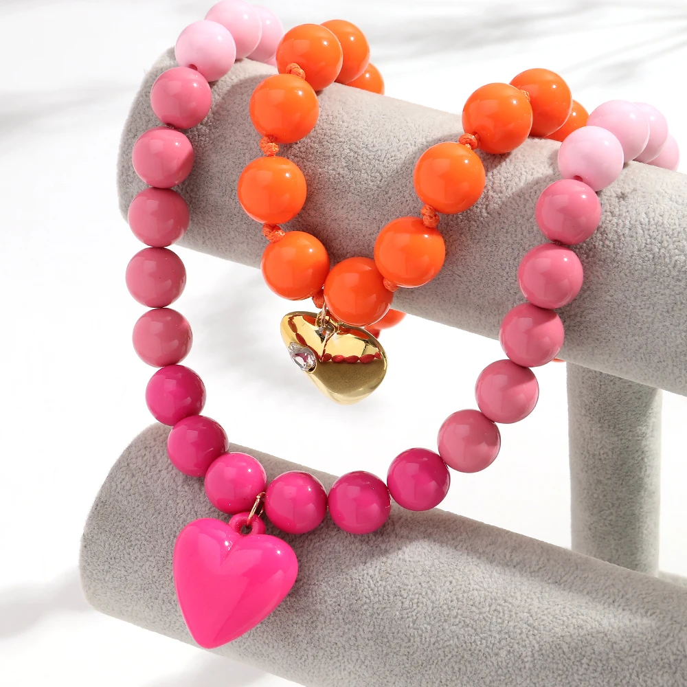 Neue bunte Acryl-Herz-Anhänger-Halskette für Frauen, Sommer, trendige handgefertigte runde Perlen, Y2K-Choker, Statement-Schmuck, Geschenk – Detail 6