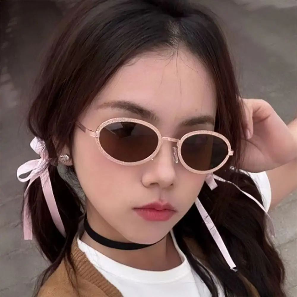 Vintage Oval Metal Frame Sunglasses Korean Style Outdoor Punk Shades Hip-Hop Embossed Metal Frame Sun Glasses Unisex