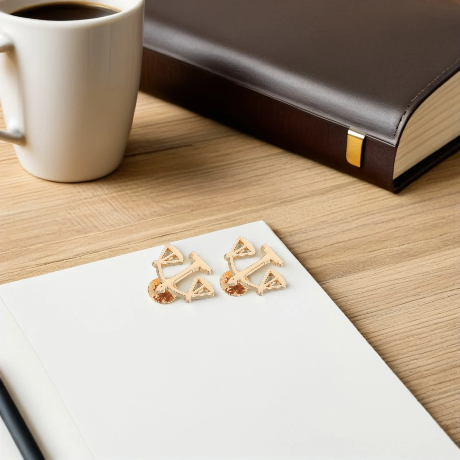 

Набор из 6 металлических брошей-значков «Весы» («Мерцающие весы правосудия») для мужских костюмов, аксессуары для юристов и судей, подвеска-балансир