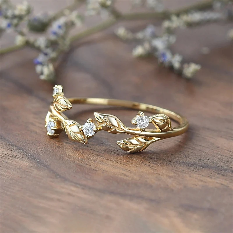 Huitan Blatt- und Zweigdesign Damenringe in Goldfarbe, Elegante Damenaccessoires für Partys, Frische Damenringe, Statement-Schmuck