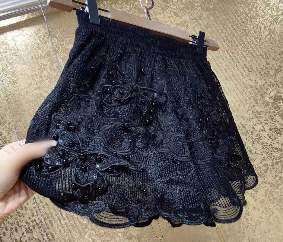 Calça curta feminina frisada 3D com ponto de laço grande, calção bordada de renda, calça elástica na cintura, verão, 2024