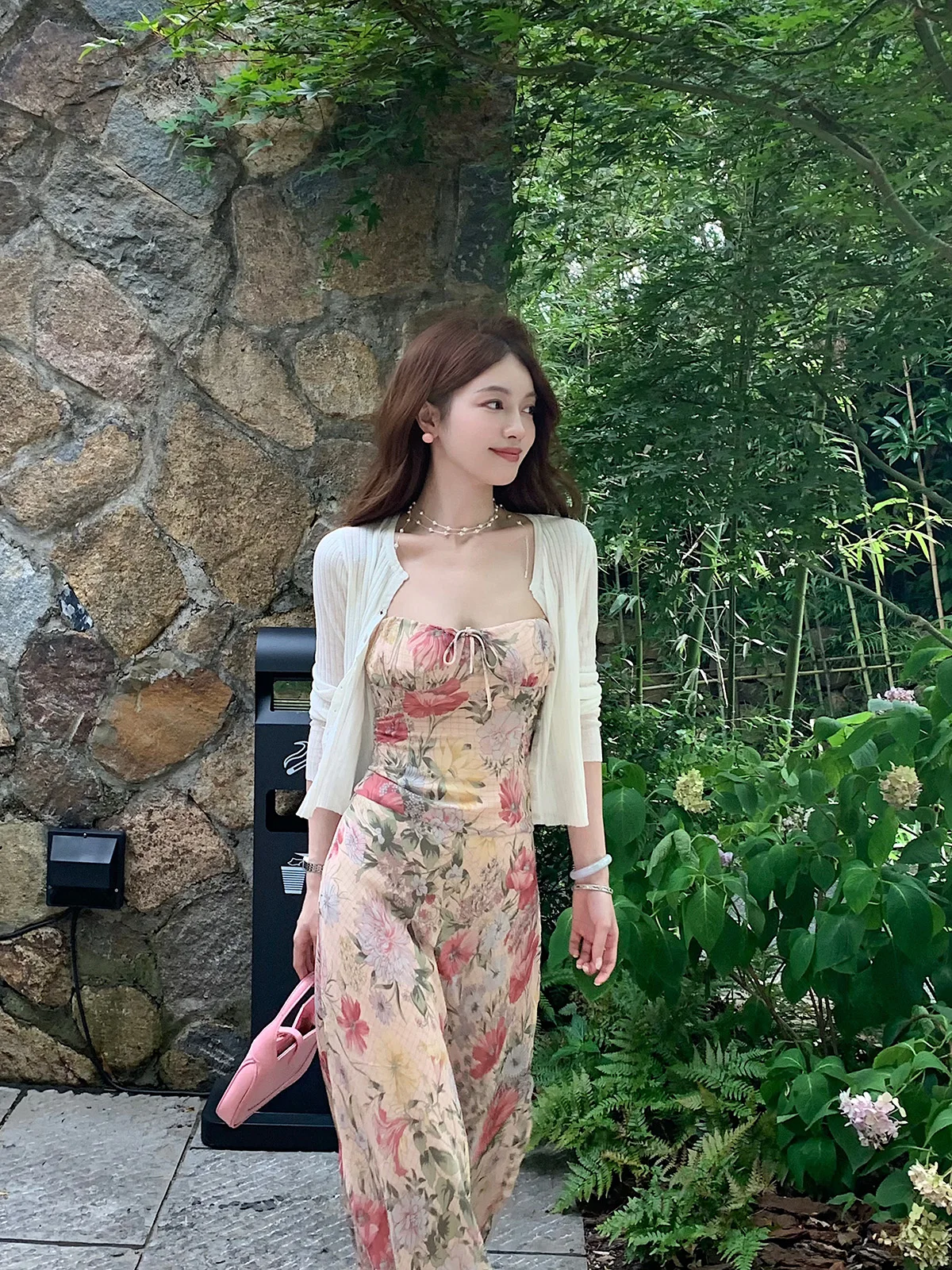 

Комплект OnlyNee Charlotte DU: укороченный топ и юбка с принтом масляной живописи, женский летний модный наряд с длинными рукавами и круглым вырезом