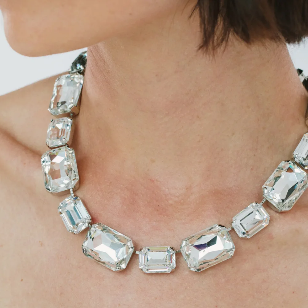 

Simple Square Choker Necklace Wedding Jewelry for Women Girl Shiny Rhinestone Geometric Collarbone Chain Luxury Party Gift