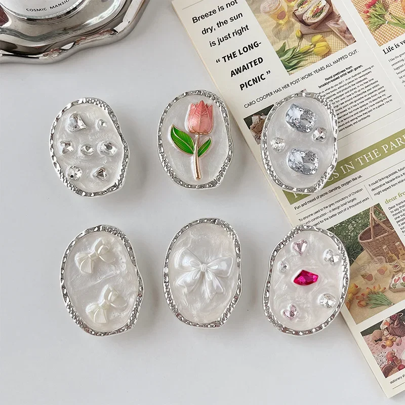 Stylish phone airbag holder suitable for iPhone 16 Samsung S25 foldable case holder