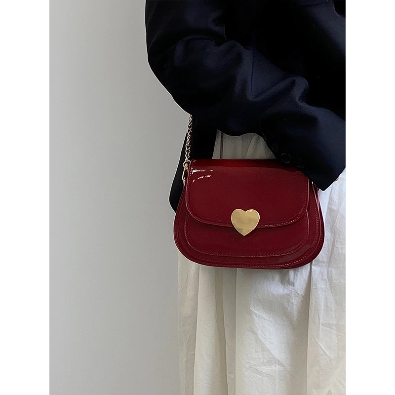 Fashion Red Lacquer Leather Single Shoulder Chain Bag Sweet Love Button Crossbody Bag Designer All-Matched Small Round Bag