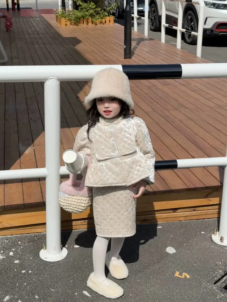 

Girls Thickened Cotton-Padded Velvet Jacket 2025 Winter New Fashionable Versatile Stylish A-Line Skirt Two-Piece Set