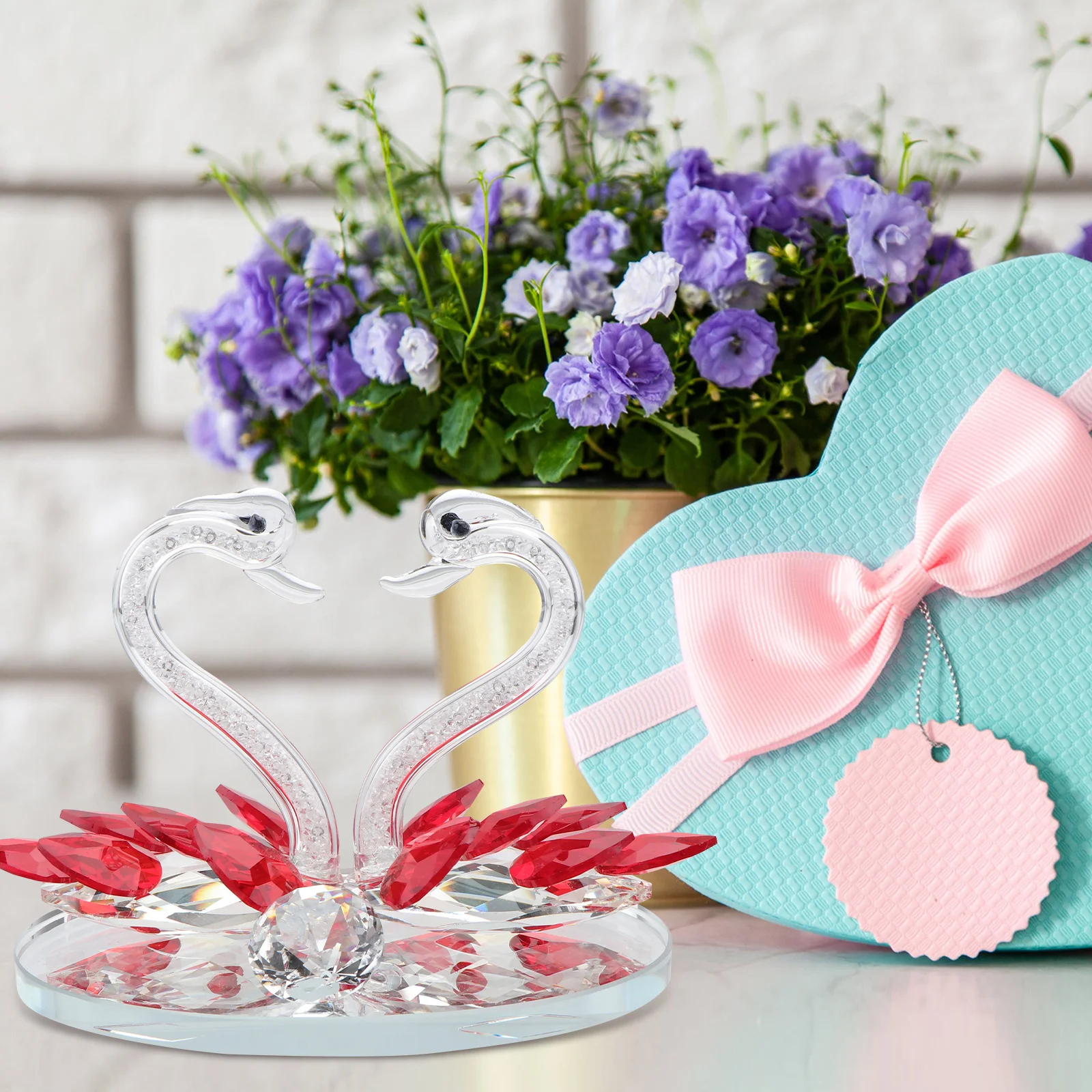 

1Pcs Crystal Art Craft Red Simulated Swan Ornament Fine Workmanship Romantic Decoration for Balcony Lawn Garden Tree Party Setup