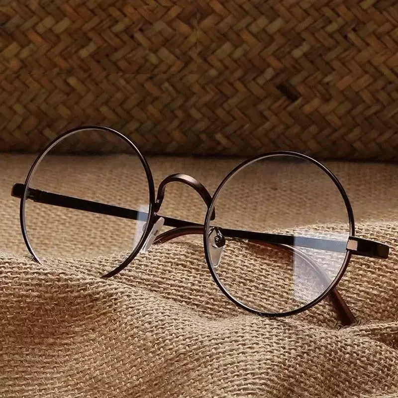 Okrągłe okulary modowe Akcesoria Anime Okrągłe okulary blokujące niebieskie światło Metalowe płaskie okulary męskie i damskie Retro Art Okulary Rekwizyt odzieżowy Prezent