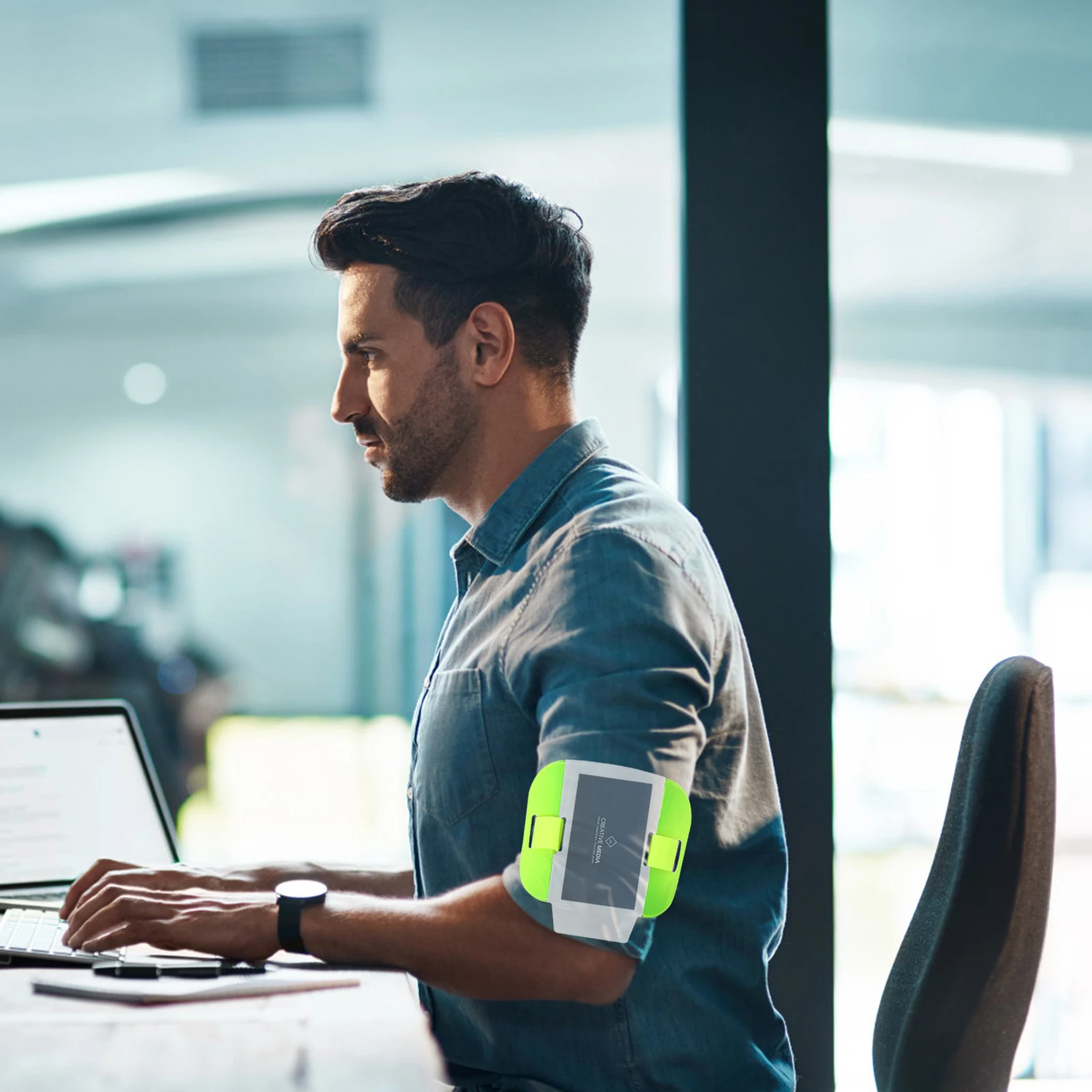 

2Pcs Arm Badge Holder Adjustable Id Card Sleeve PVC Nylon Material Sun Resistant Easy Color Design