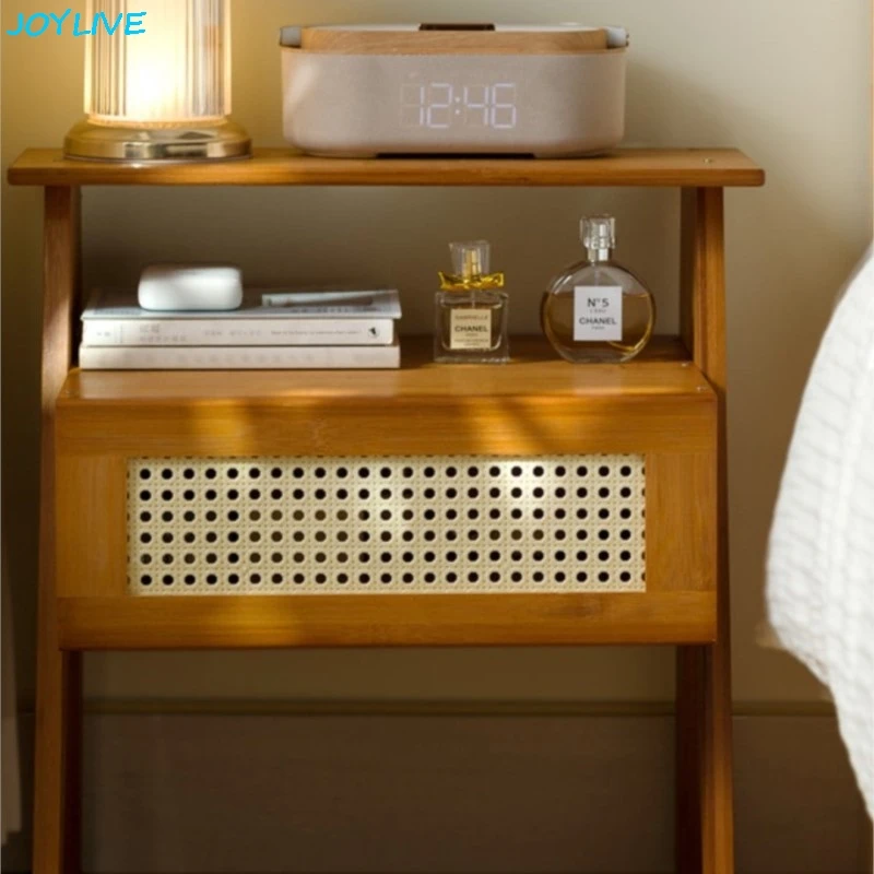 

Простой и роскошный дизайн, современный и практичный маленький шкаф, который можно использовать для спален. Простой и маленький шкаф для хранения на конце кровати.