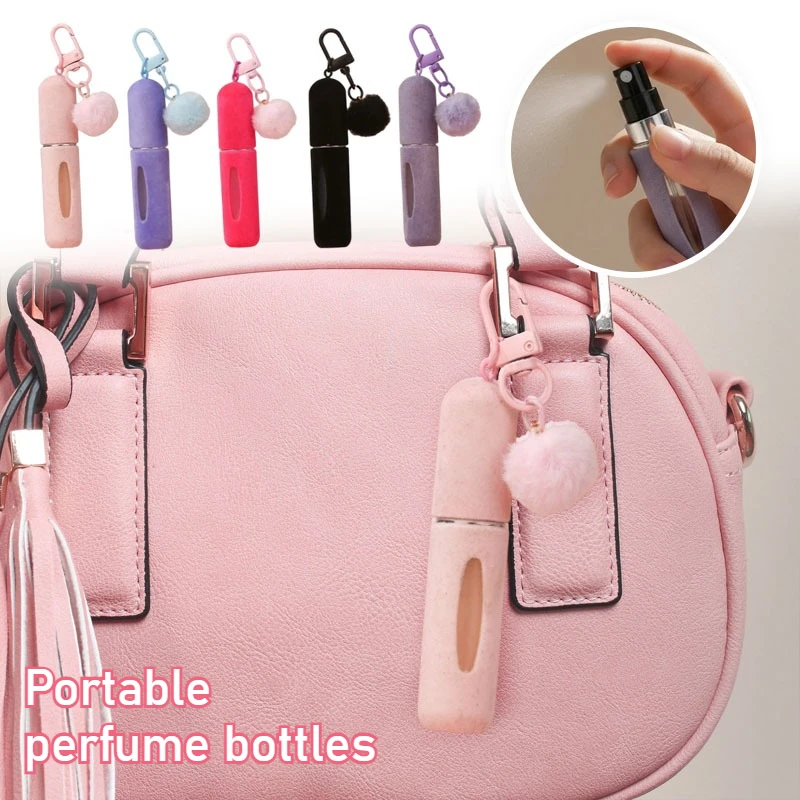 Hängende Tasche mit tragbarer Parfüm-Reiseverpackung, leerer Sprühflasche, tragbare niedliche Haarball-Dekorationstasche zum Aufhängen