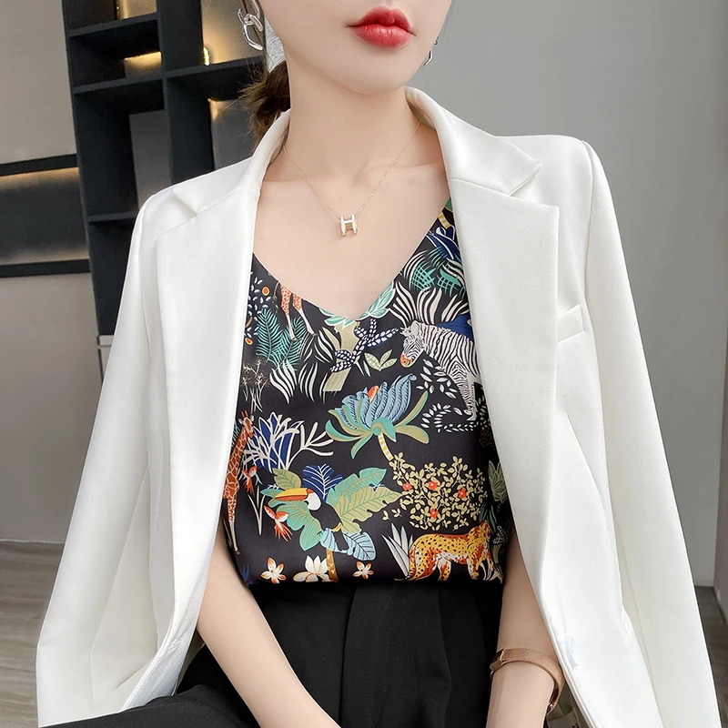 2025 New Leaf Silk Camisole Female  Trend  Large Size V-neck Vest Underneath Small Floral Blouse Women Summer Top