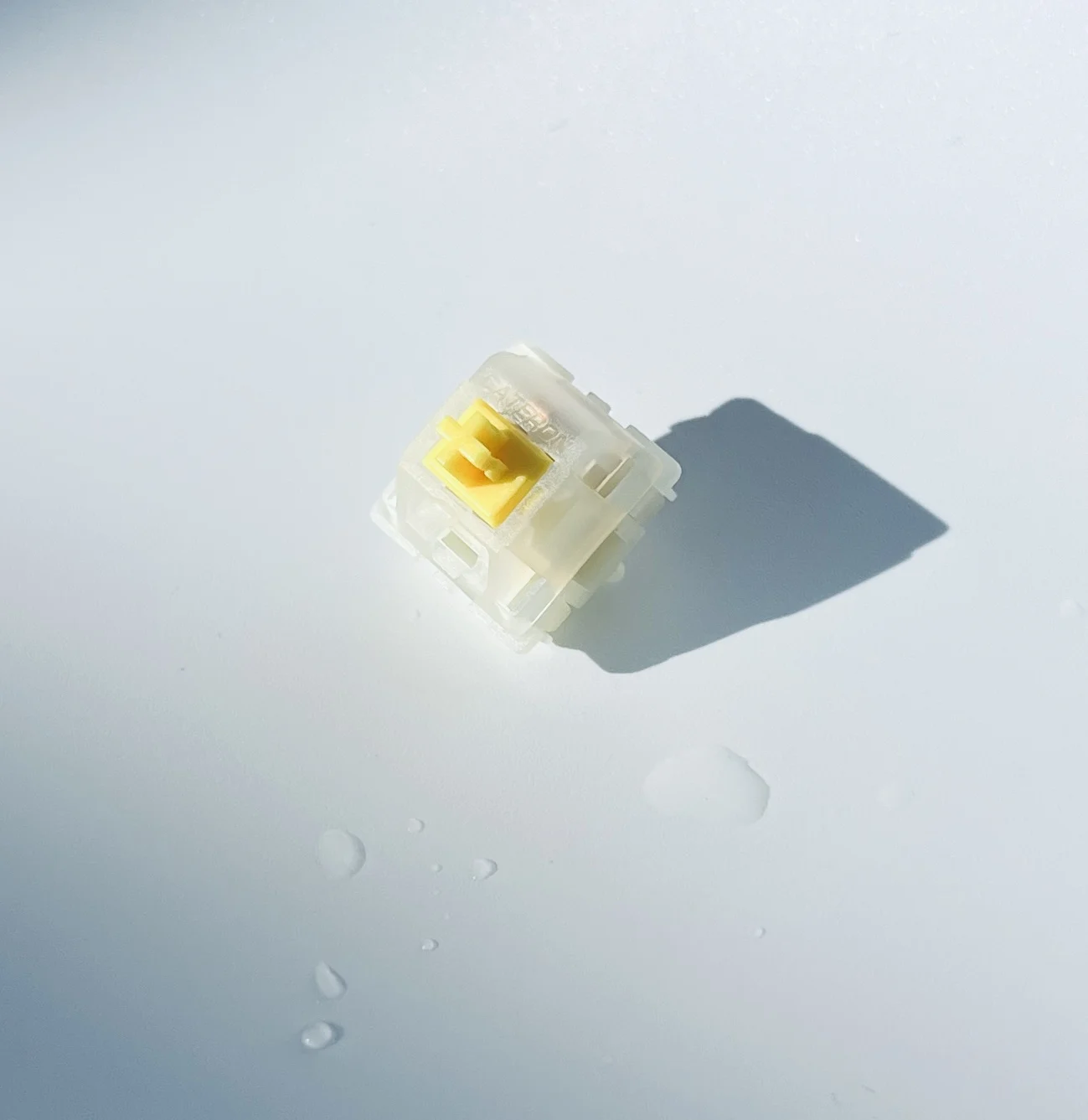 JYBMAK Gateron Yellow Pro Milk Shell Mechanical Keyboard Switch Linear Feel 50gf Factory Self-Lubricating Enhanced Pins 5pin