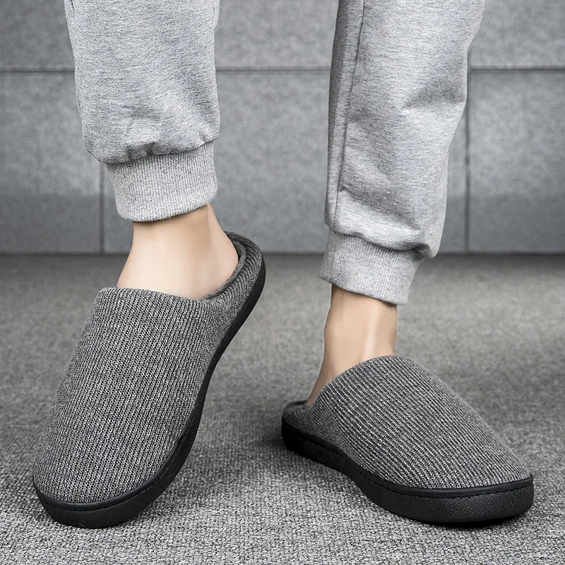 Zapatillas de algodón para el hogar para hombre y mujer, calzado cálido de felpa para interiores, zapatillas de plataforma antideslizantes, zapatos todo en paquete para invierno