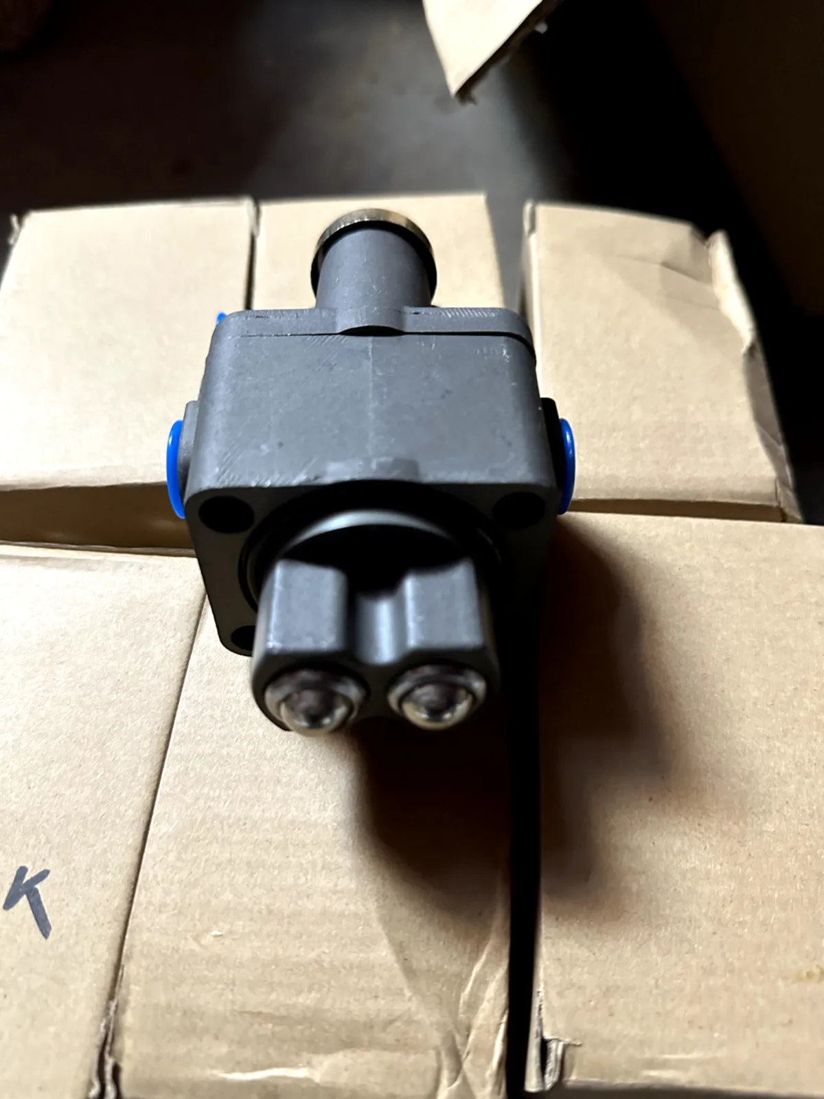 

Электромагнитный клапан трансмиссии ZF для грузовиков Hino 700, запасные части