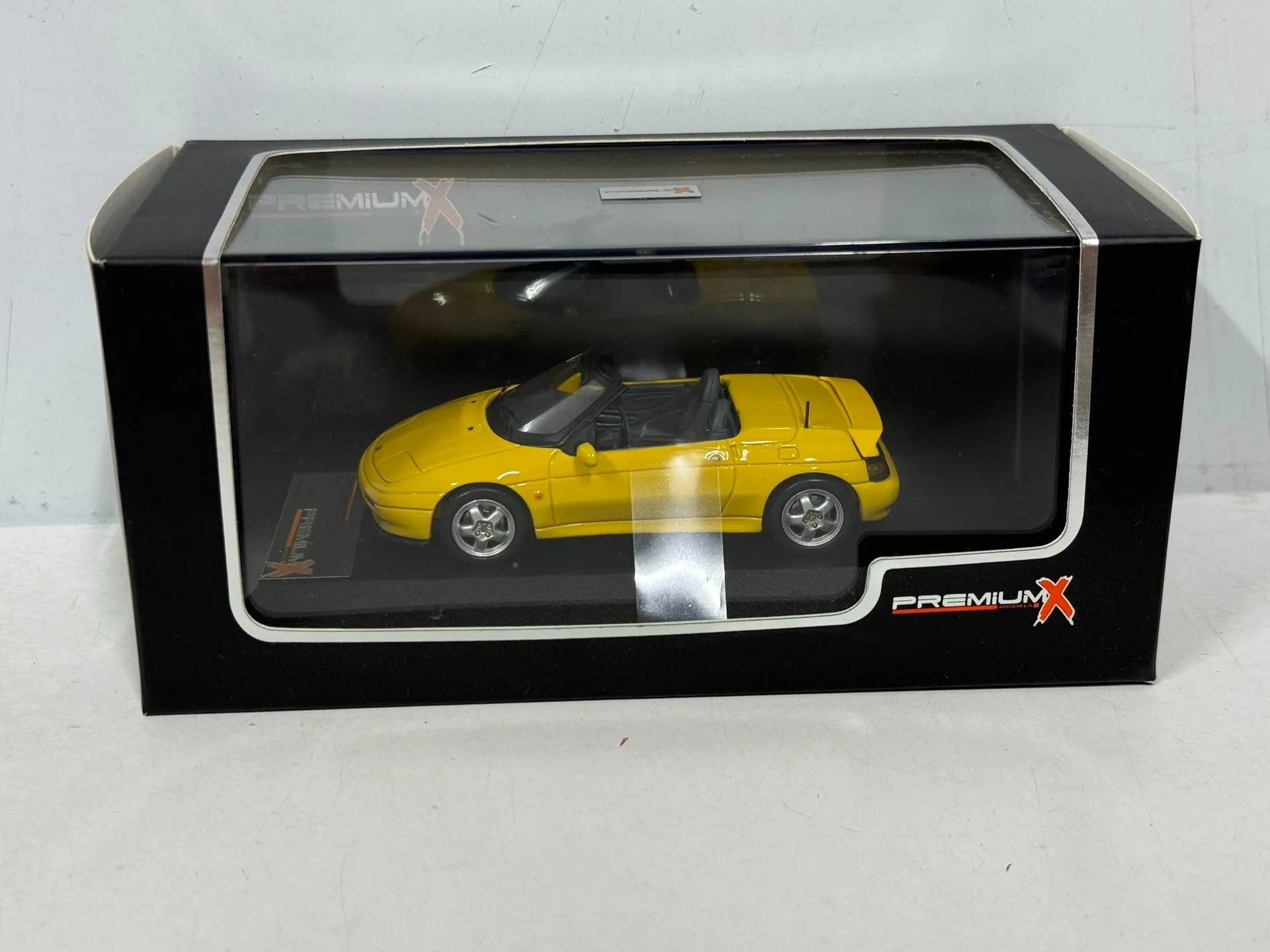 

Diecast PremiumX 1/43 Scale Lotus Elan M100 S2 1994 Car Model Collectible Toy Gift Souvenir Display Ornament