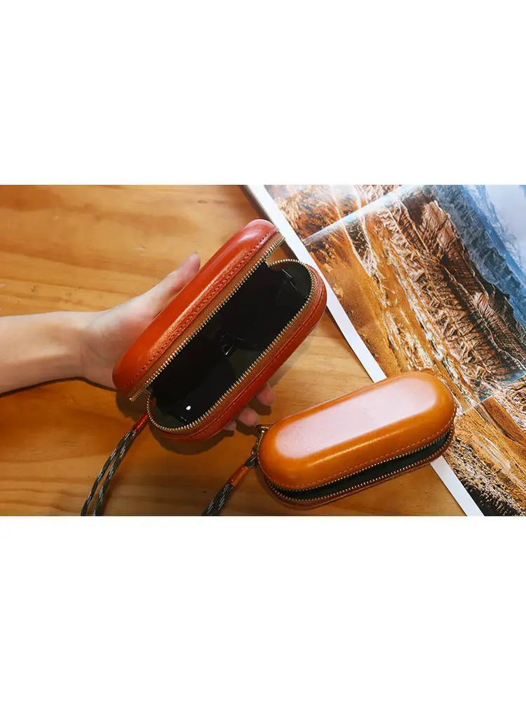 

Handmade Leather Glasses Case Vintage Cowhide Eyewear Storage Box with Lanyard Anti-prure for Nearsighted And Farsighted G...