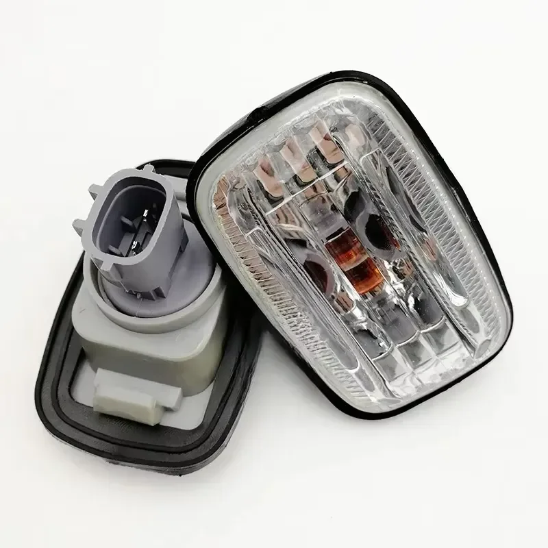 Pair of Amber Side Marker Lamps for  Land Cruiser 4500 4700 LC80 LC100 LC95 Front Wing Indicator Blinker Lights