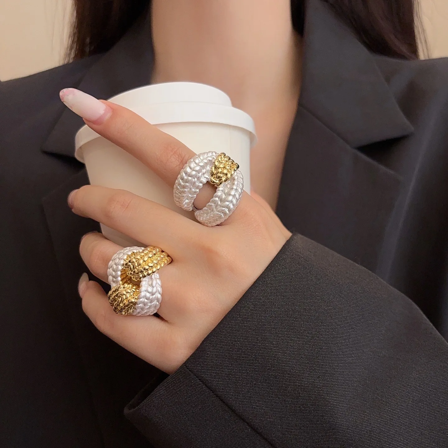 French Vintage Design Cross Openwork Luxury Sensation Heavy-Embroidered Ring for Women Commute Jewelry Daily Party Accessory