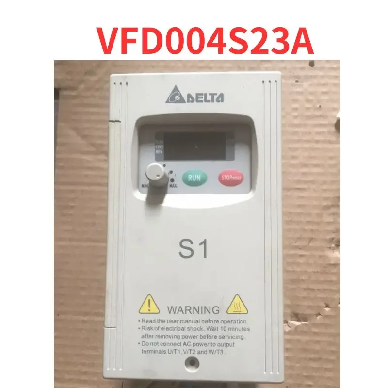 

Second-hand VFD004S23A inverter 0.4KW Test OKTest and deliver