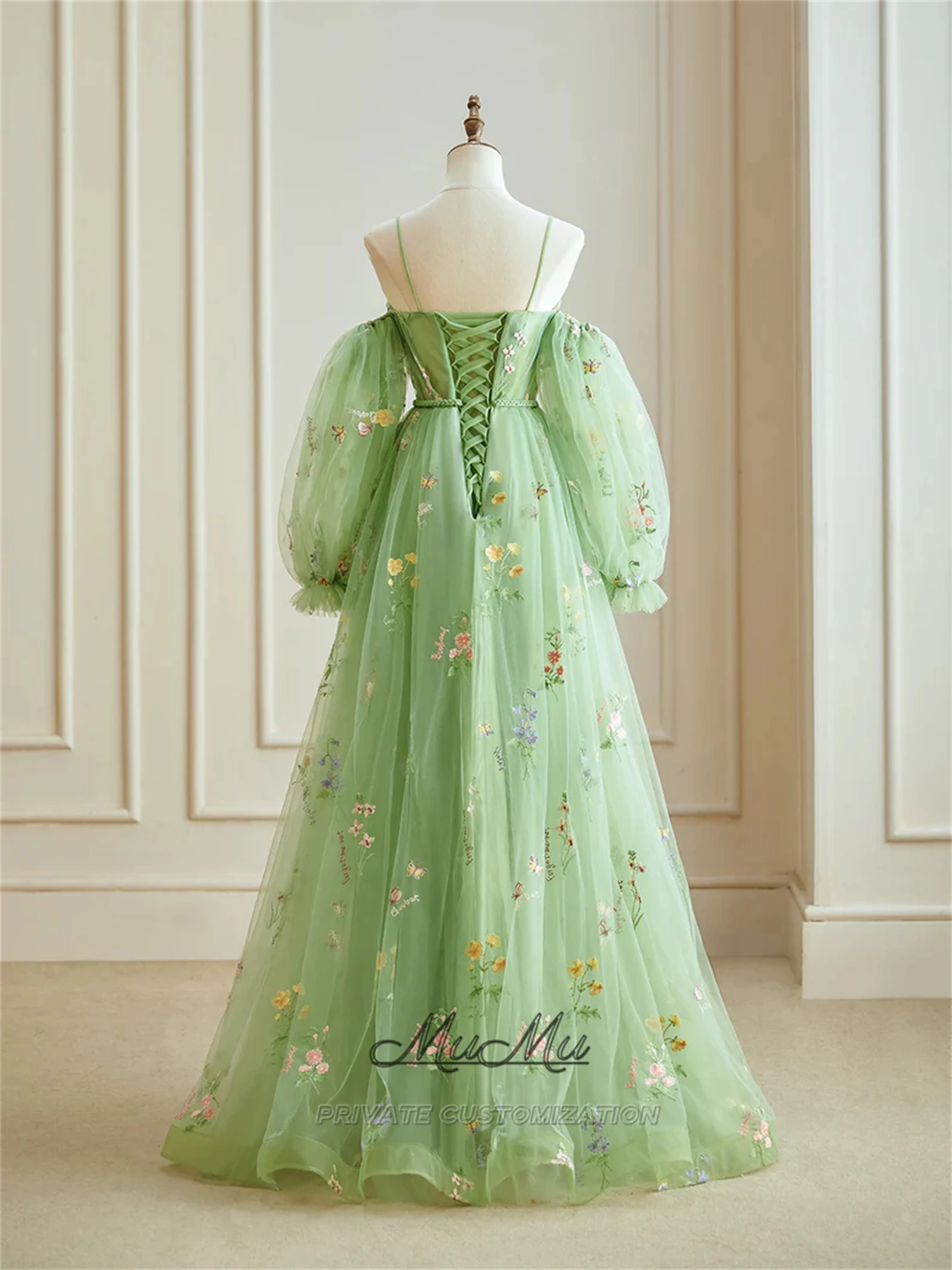 MuMu ที่กําหนดเองดอกไม้สีเขียวกระโปรงสําเร็จการศึกษาชุดปาร์ตี้ชุดราตรีชุดราตรี 15 ปี Quinceanera ชุด